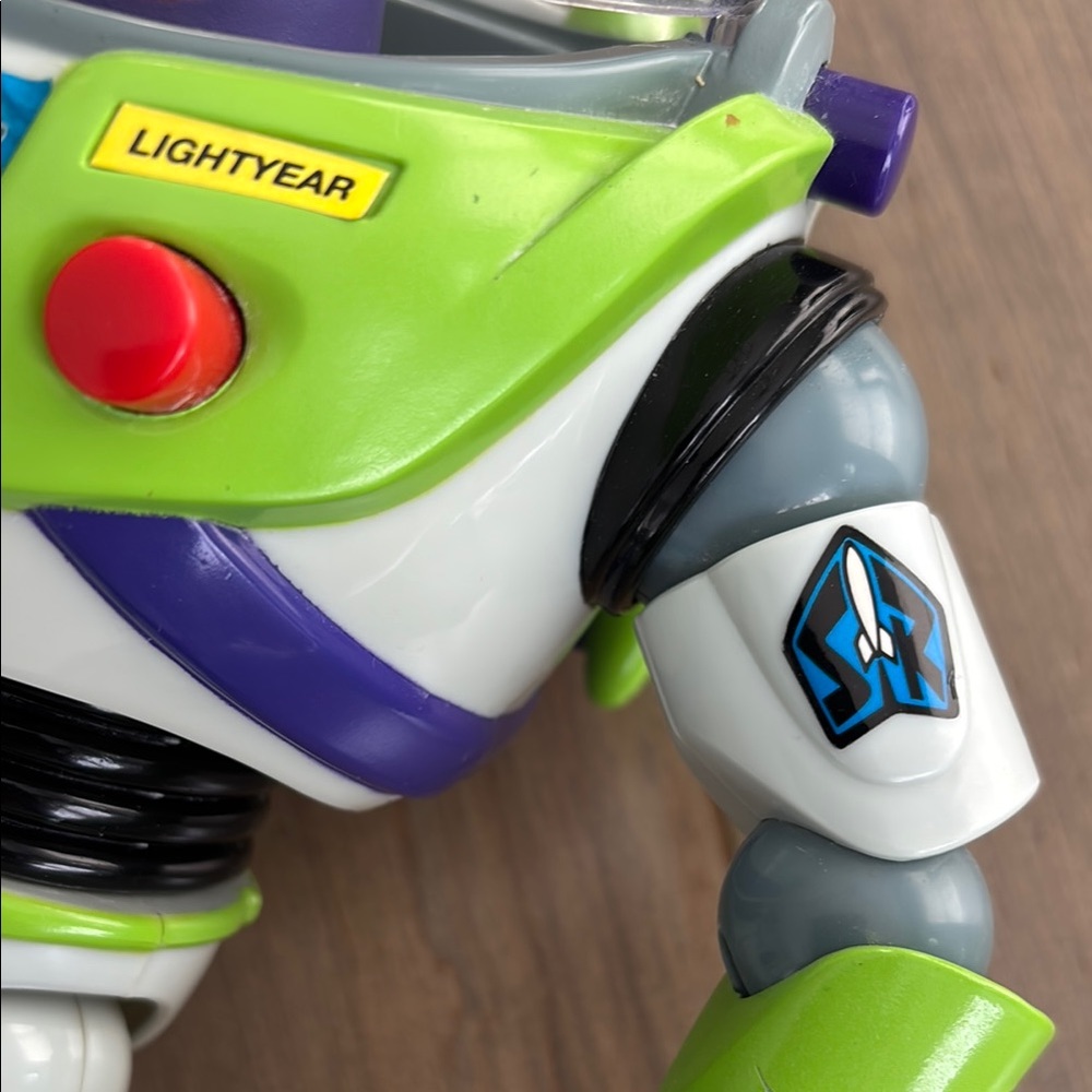 Buzz Lightyear Action Figure - Picture 15 of 15